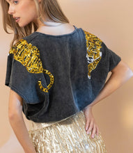 Load image into Gallery viewer, Tiger sequin sleeve shirt
