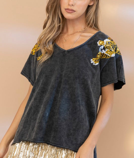 Tiger sequin sleeve shirt